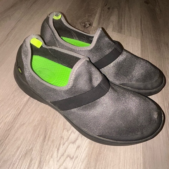 OOFOS Charcoal Slip-On Shoes with Neon Green Interior - Picture 1 of 6